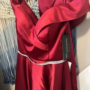 SHORT SATIN OFF THE SHOULDER DRESS BURGUNDY